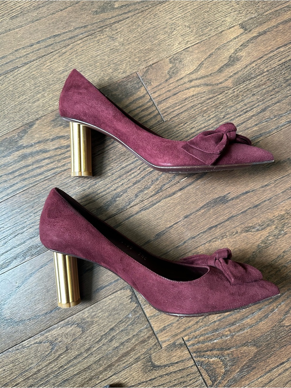 Salvatore Ferragamo Burgundy Suede Pointed-Toe Knot Pumps - Picture 3 of 11